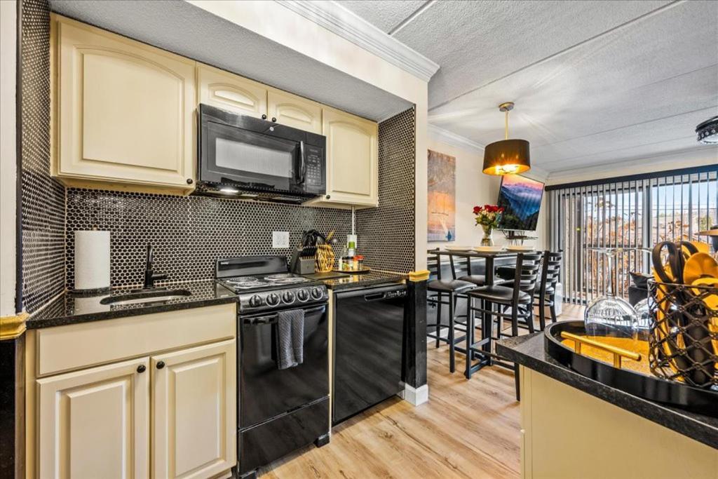 Walk To Anakeesta Romantic 1Br W Fireplace Gatlinburg Eksteriør billede